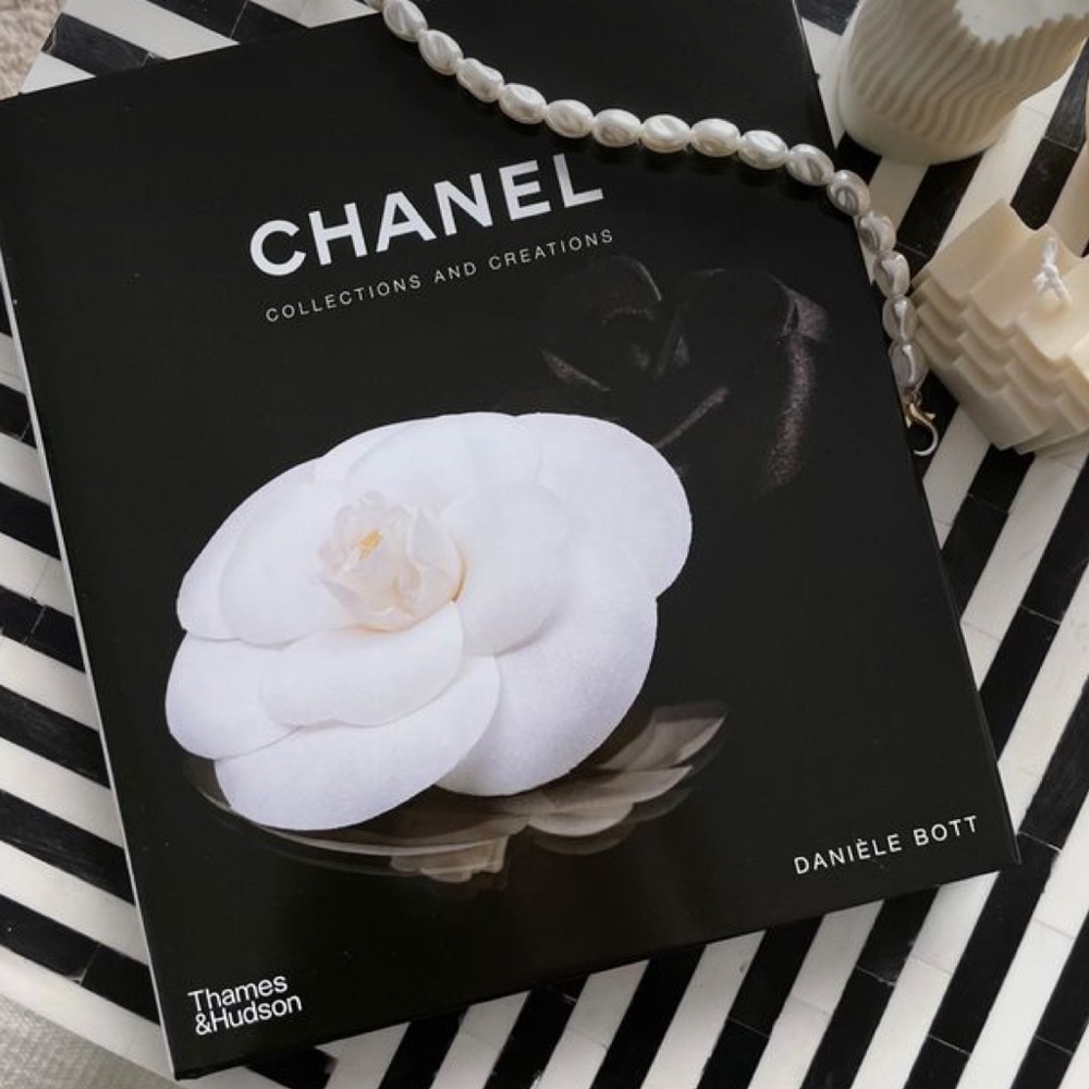🆕 NWT CHANEL Collectors Book Large Coffee Table SEALED Gift Decor Holiday Photo